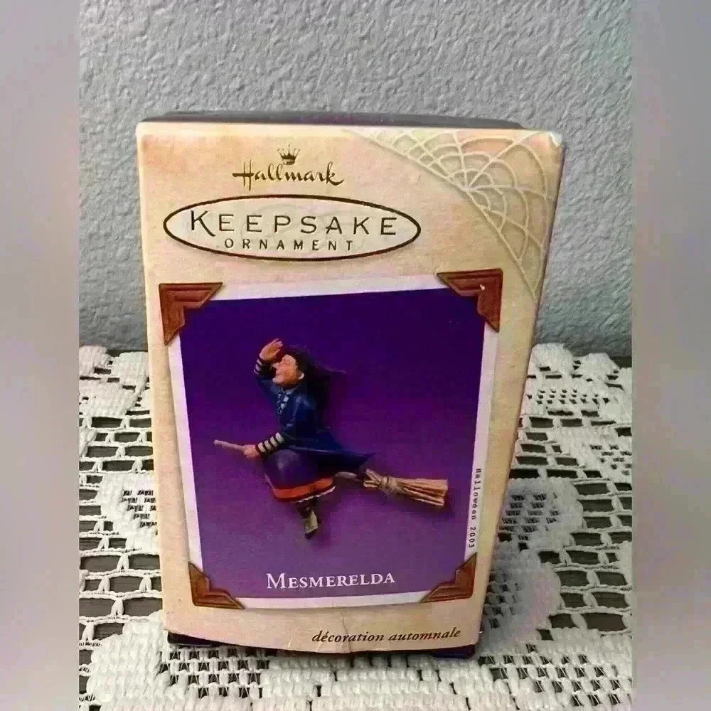 Hallmark Keepsake 2003 “ Mesmerelda”  Halloween Witch ornament